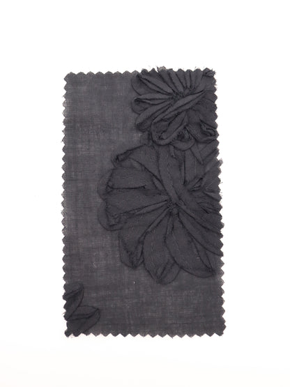 【25AW-017】立体フラワー刺繍綿ローン　/0.5ｙあたり=～1365円