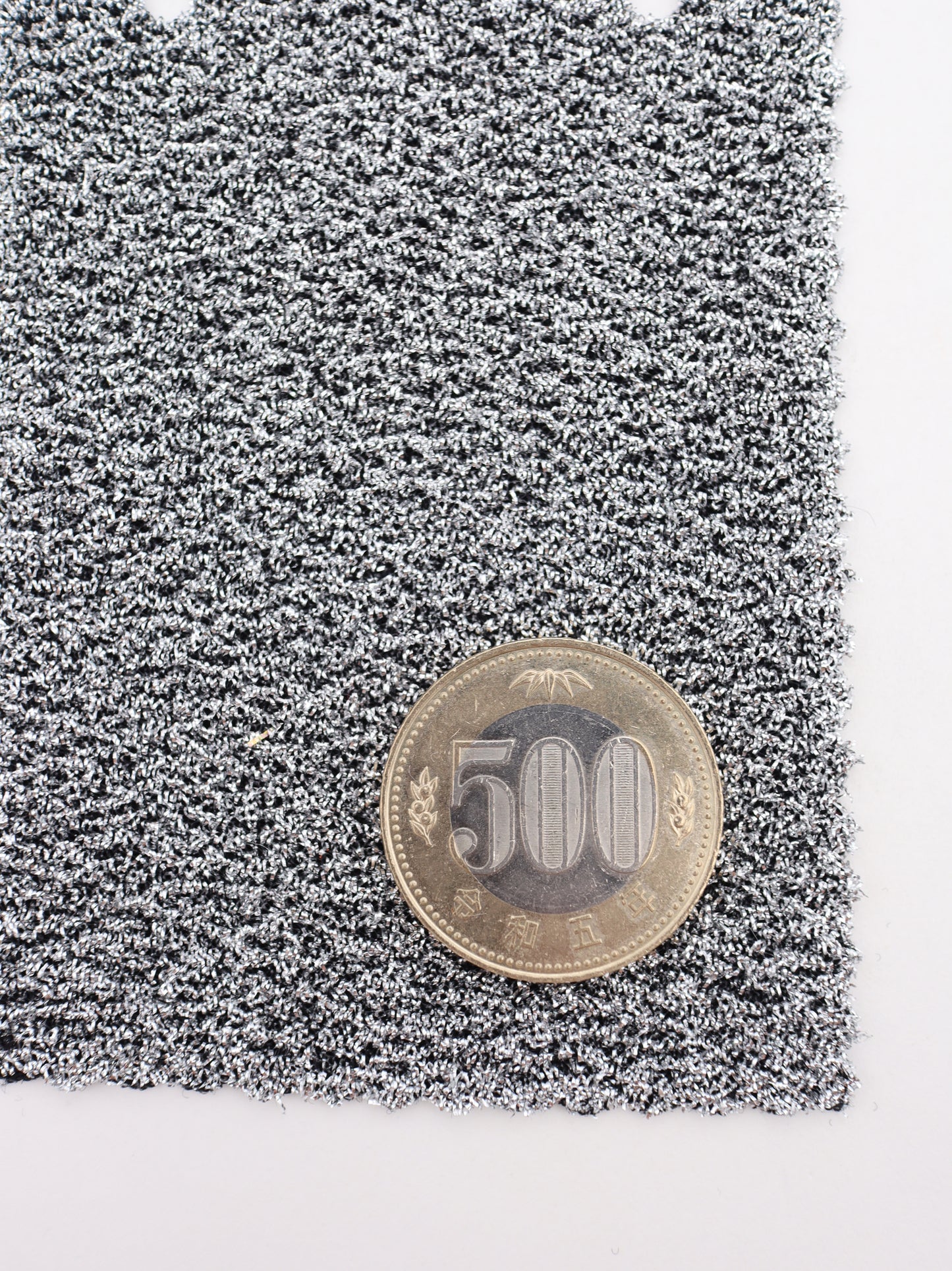 高ストレッチ！キラキラメタリックラメ２重織りニット｜【生地幅】約142センチ 【混率】ナイロン68％金属繊維27％ポリウレタン5％｜ドッグウエア・KIDSウエア・衣装・雑貨向き｜26AW-264