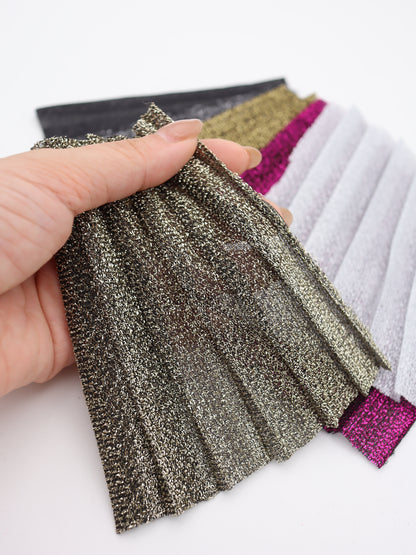 プリーツ加工キラキララメシアーニット｜【生地幅】約142センチ 【混率】ポリエステル100％｜ドッグウエア・ドレス・衣装・雑貨向き｜26AW-267