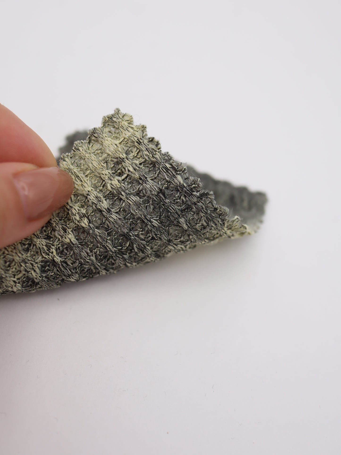 高伸縮！ふわふわ起毛グラデーションボーダー畦編みニット｜【生地幅】約150センチ 【混率】ポリエステル97%ポリウレタン3%｜ドッグウエア・KIDSウエア・トップス・雑貨向き｜26AW-022