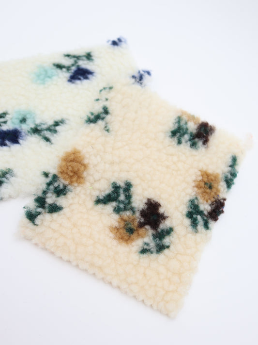 【25AW-032】フラワー柄ボアニット　/0.5ｙあたり=～1035円