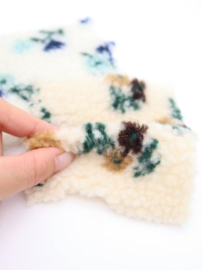 【25AW-032】フラワー柄ボアニット　/0.5ｙあたり=～1035円