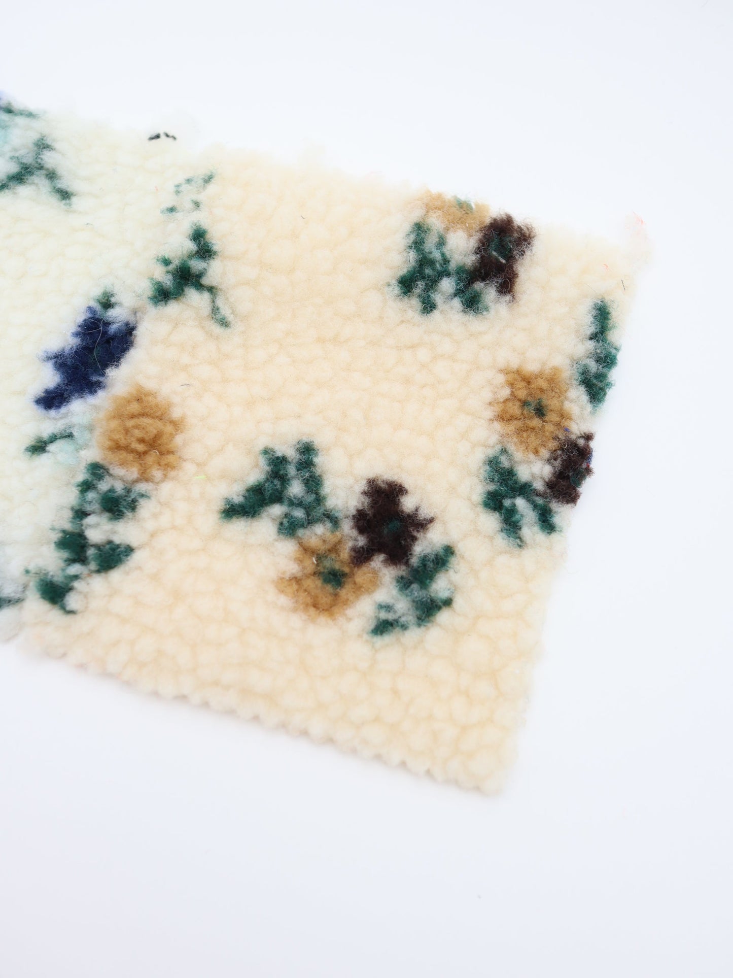 【25AW-032】フラワー柄ボアニット　/0.5ｙあたり=～1035円