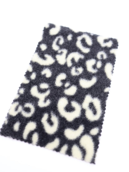 【25AW-028】リバーシブルヒョウ柄プリント両面起毛ニット　/0.5ｙあたり=～880円