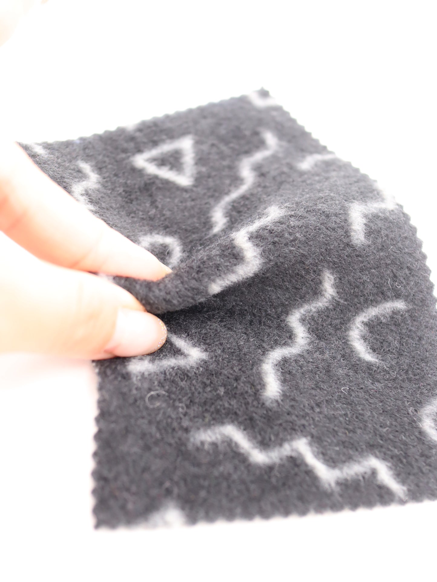 【25AW-031】幾何柄プリント両面起毛ニット　/0.5ｙあたり=～880円