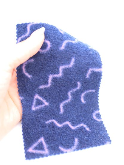 【25AW-031】幾何柄プリント両面起毛ニット　/0.5ｙあたり=～880円