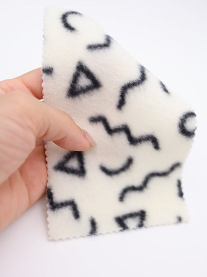 【25AW-031】幾何柄プリント両面起毛ニット　/0.5ｙあたり=～880円