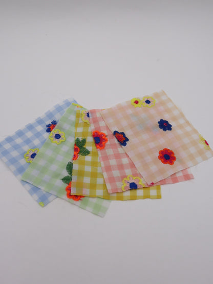 カラフルレトロフラワー刺繍ギンガムチェックローン｜【生地幅】約127センチ 【混率】ポリエステル100％｜ドッグウエア・KIDSウエア・雑貨・衣装向き｜26AW-283