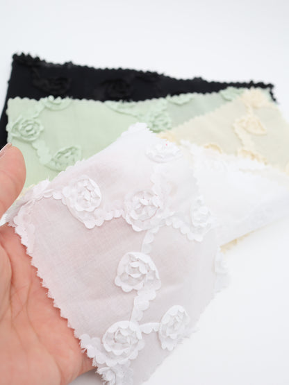 【25AW-018】クロスフラワー柄立体刺繍綿ローン　/0.5ｙあたり=～1180円