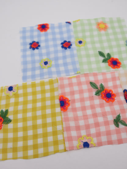 カラフルレトロフラワー刺繍ギンガムチェックローン｜【生地幅】約127センチ 【混率】ポリエステル100％｜ドッグウエア・KIDSウエア・雑貨・衣装向き｜26AW-283
