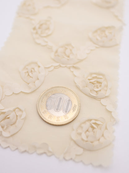 【25AW-018】クロスフラワー柄立体刺繍綿ローン　/0.5ｙあたり=～1180円