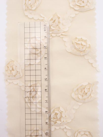 【25AW-018】クロスフラワー柄立体刺繍綿ローン　/0.5ｙあたり=～1180円