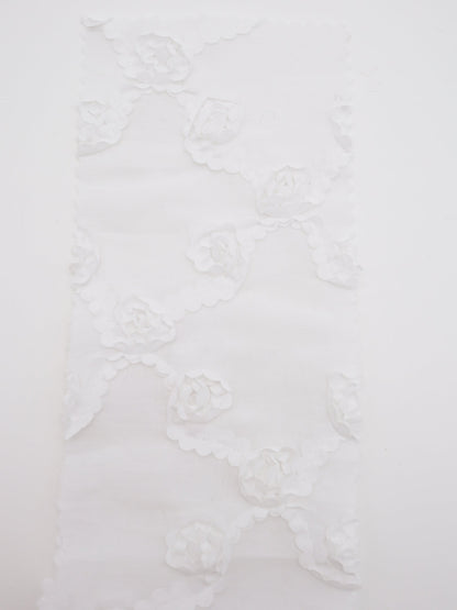 【25AW-018】クロスフラワー柄立体刺繍綿ローン　/0.5ｙあたり=～1180円