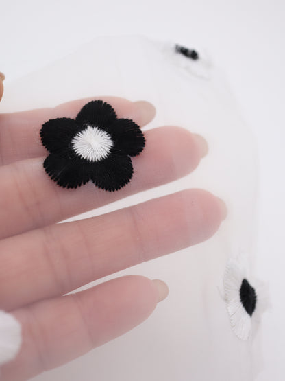 レトロフラワー刺繍オーガンジー｜【生地幅】約127センチ 【混率】ポリエステル100％｜ドッグウエア・KIDSウエア・雑貨・衣装向き｜26AW-284