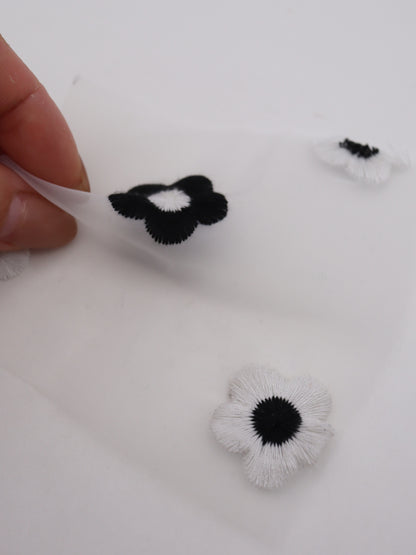 レトロフラワー刺繍オーガンジー｜【生地幅】約127センチ 【混率】ポリエステル100％｜ドッグウエア・KIDSウエア・雑貨・衣装向き｜26AW-284